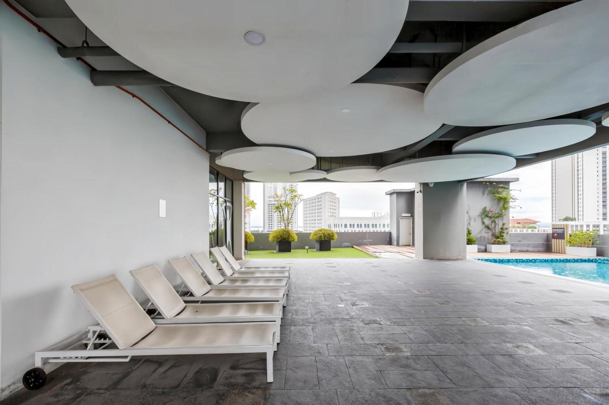 Seaview Suites Penang George Town Bagian luar foto