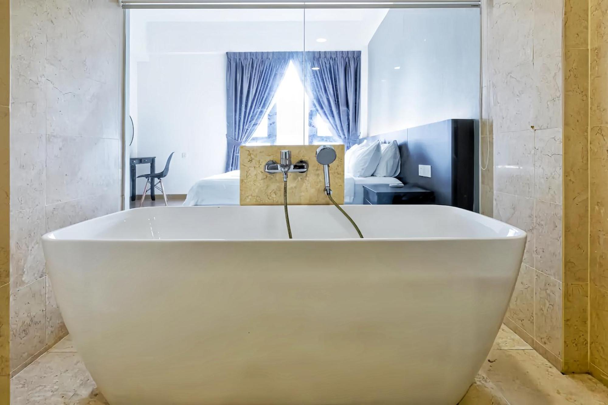 Seaview Suites Penang George Town Bagian luar foto