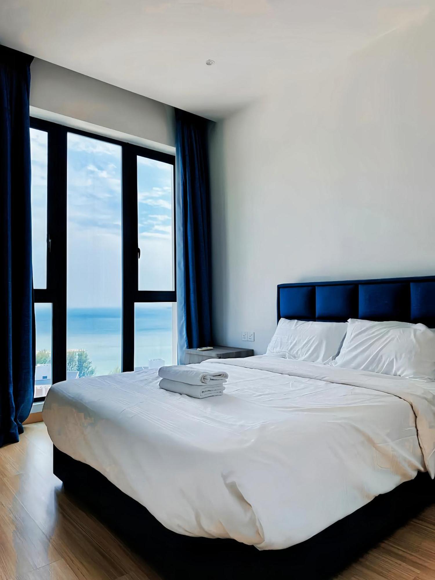 Seaview Suites Penang George Town Bagian luar foto