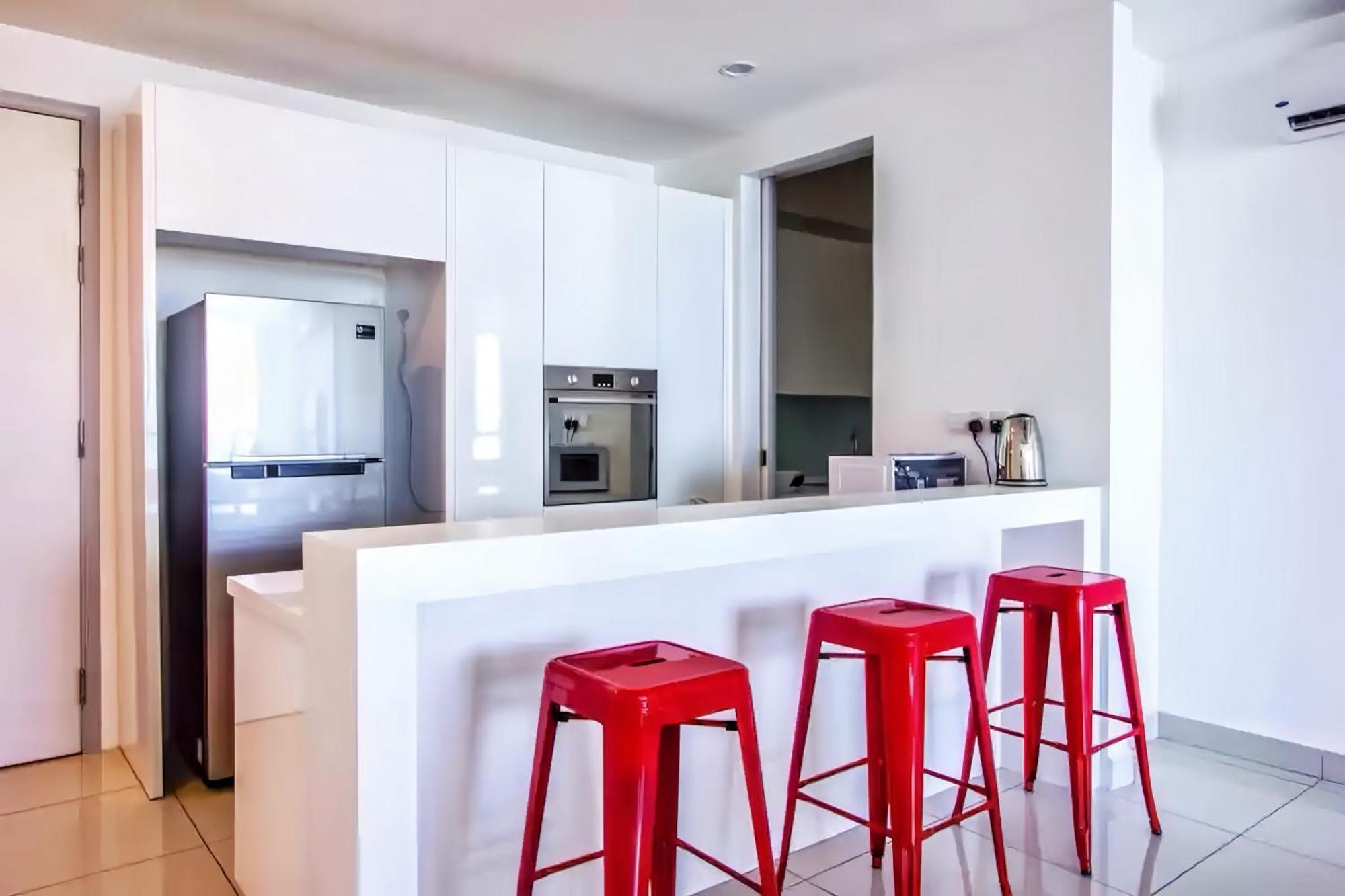 Seaview Suites Penang George Town Bagian luar foto
